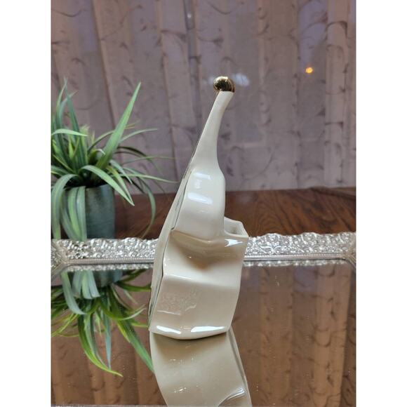 Vintage Cello Wall Pocket, Moyer Violin Planter, Purple Violets - Picture 3 of 6